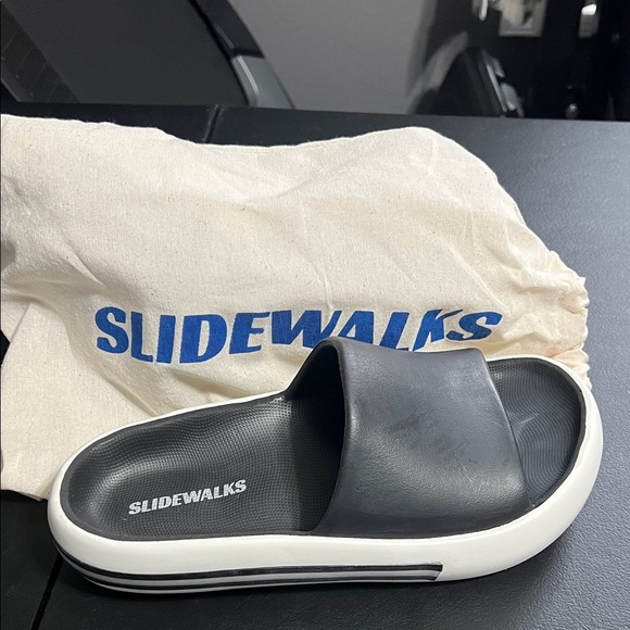 slidewalks Shoes - Black and White Women's Sandals